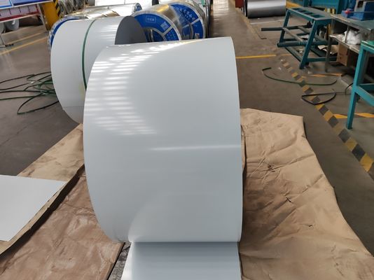 구입하다 700~1250mm 선발 페인트 스틸 코일 30~275g/m2 진크 코팅, 5~7μm 백 코팅 및 508/610mm 코일 ID 건설 및 가전 응용 online manufacture