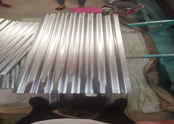 주문 Q345 SGCC G60 물결모양의 지붕 판 12 피트 주름진 금속 피복재 online manufacture